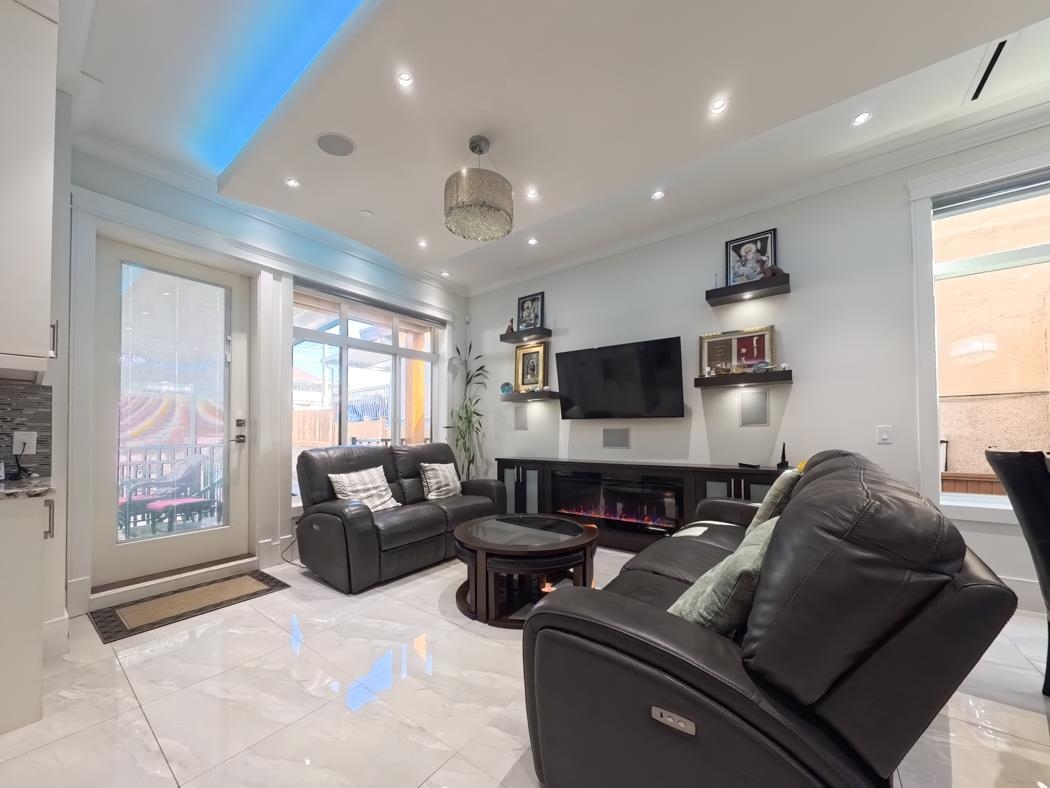 Kitchen Island Photo of 1275 E 62nd Avenue, Vancouver, BC