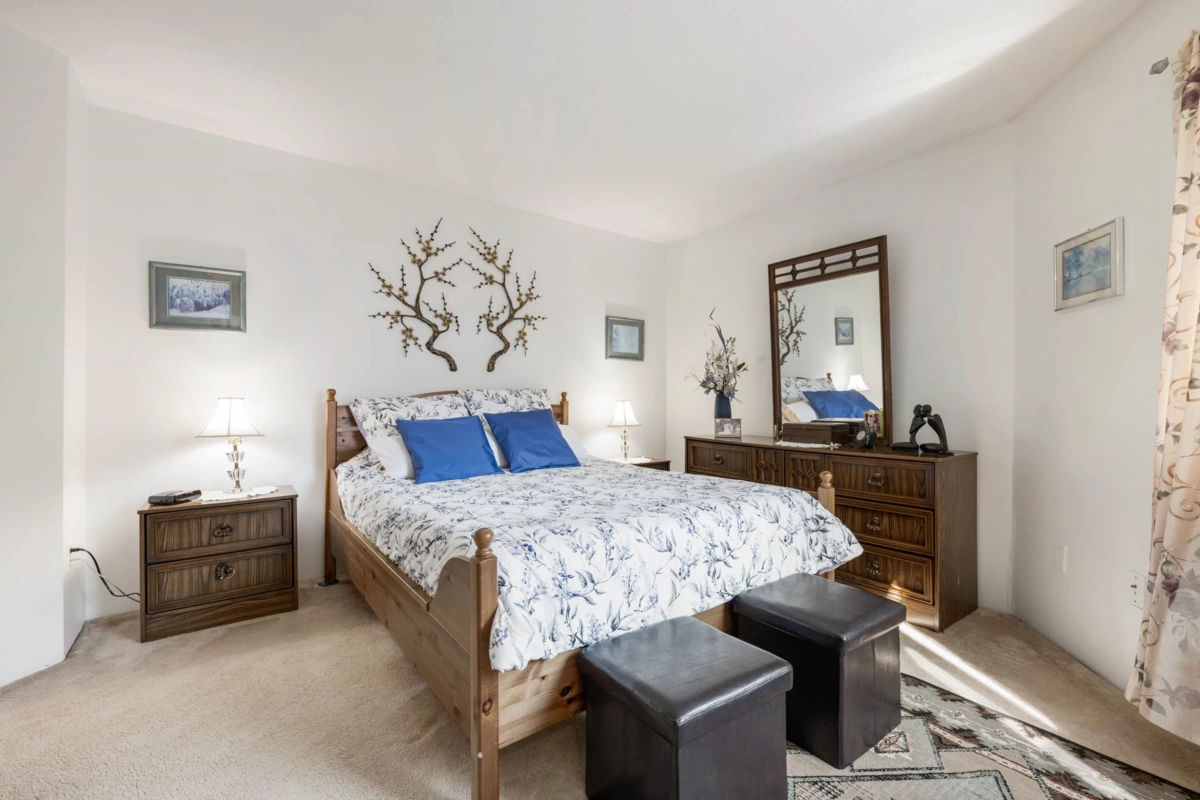 Office / Den Photo of 1 14820 100 Avenue, Surrey, BC