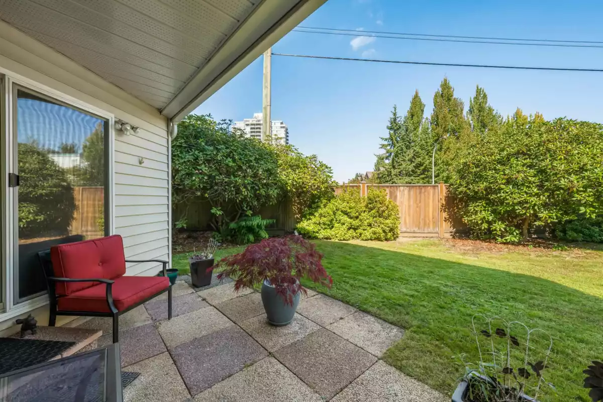 Outdoor Deck Photo of 1 14820 100 Avenue, Surrey, BC
