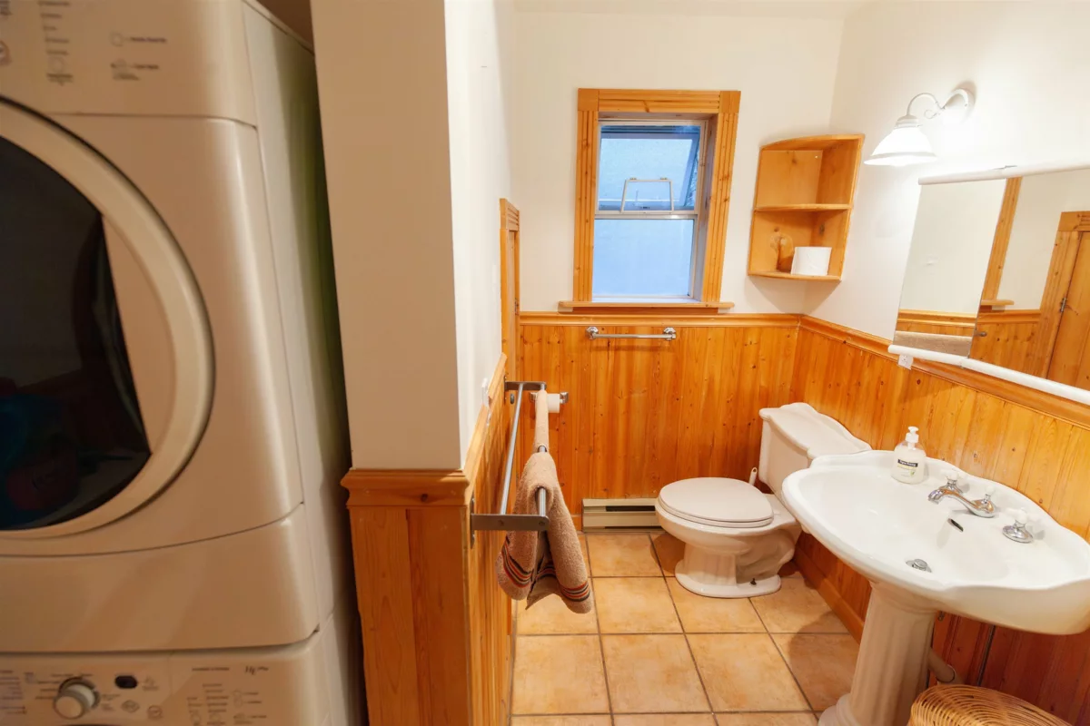 Basement Recreation Room Photo of 567 Dinner Bay Road, Mayne Island, BC