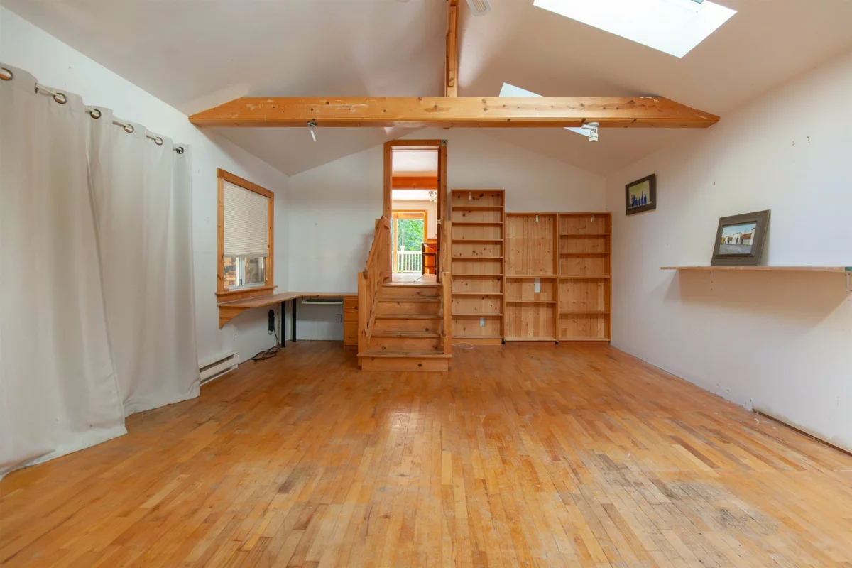Entry Foyer Photo of 567 Dinner Bay Road, Mayne Island, BC