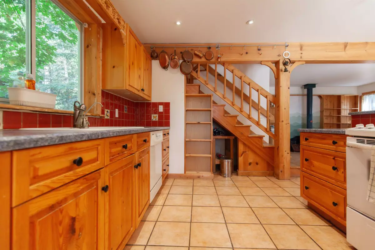 Guest Bathroom Photo of 567 Dinner Bay Road, Mayne Island, BC