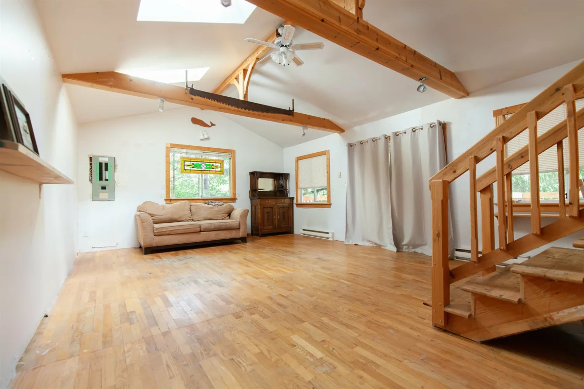 Hallway Photo of 567 Dinner Bay Road, Mayne Island, BC