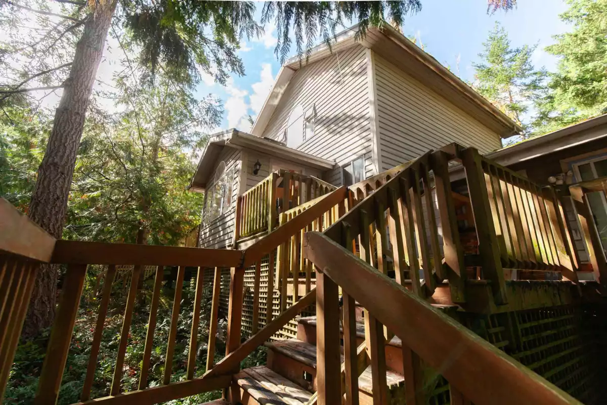 Living Room Photo of 567 Dinner Bay Road, Mayne Island, BC