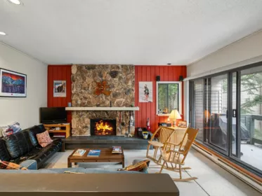 KP2 1400 Alta Lake Road, Whistler, BC, Whistler — Apartment/Condo for sale