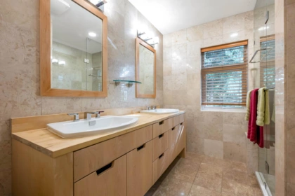 Mudroom Photo of 8 15055 20th Avenue, Surrey, BC