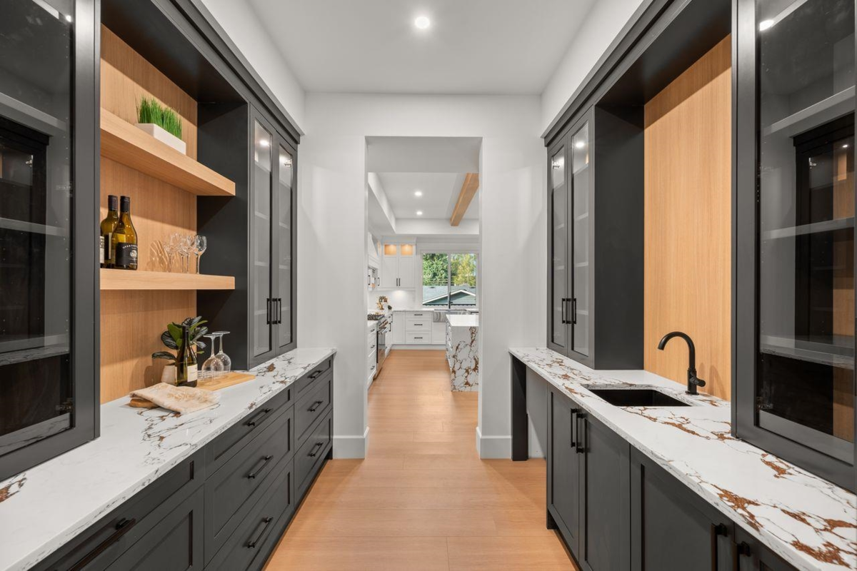 Kitchen Island Photo of 23747 Old Yale Road, Langley, BC