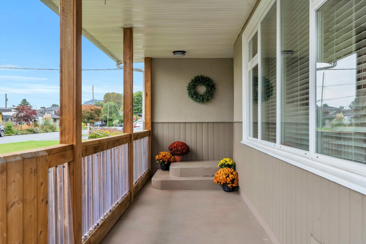 Kitchen Photo of 45741 Berkeley Avenue, Chilliwack, BC