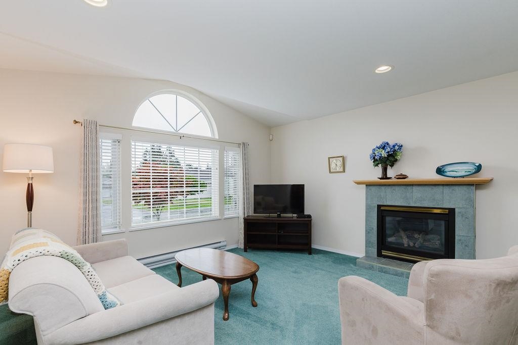 Dining Area Photo of 26 535 Shaw Road, Gibsons, BC