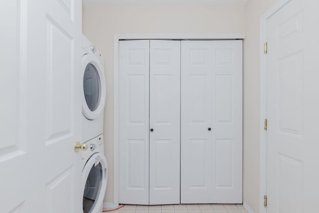 Entry Foyer Photo of 26 535 Shaw Road, Gibsons, BC