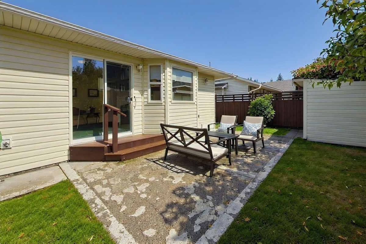 Garage Interior Photo of 26 535 Shaw Road, Gibsons, BC