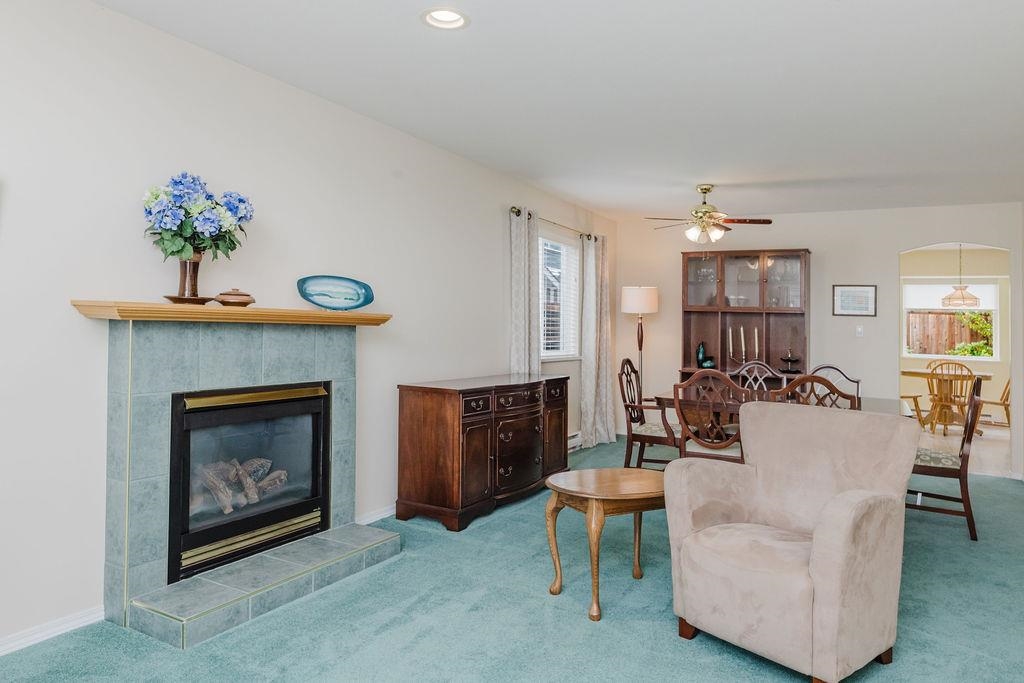 Kitchen Photo of 26 535 Shaw Road, Gibsons, BC