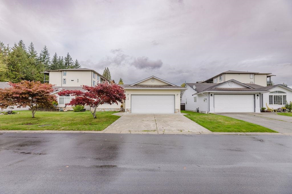 Outdoor Patio Photo of 26 535 Shaw Road, Gibsons, BC