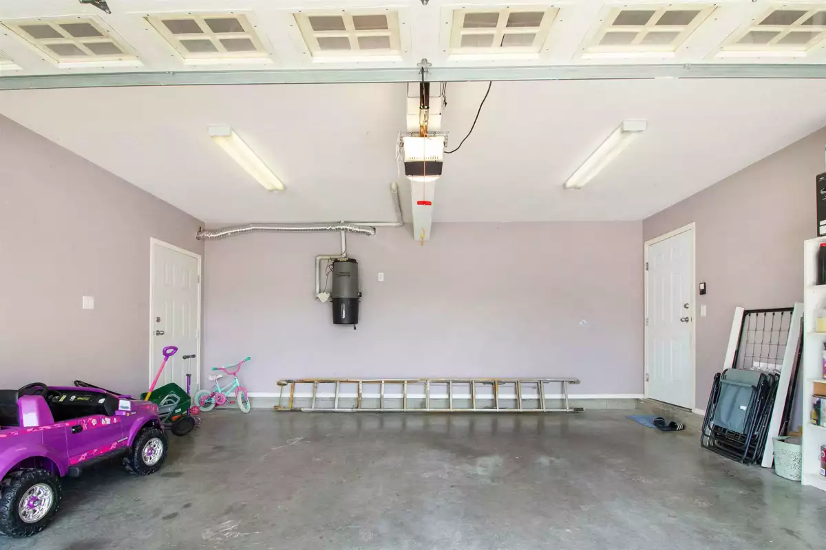 Front Yard Photo of 33577 12 Avenue, Mission, BC