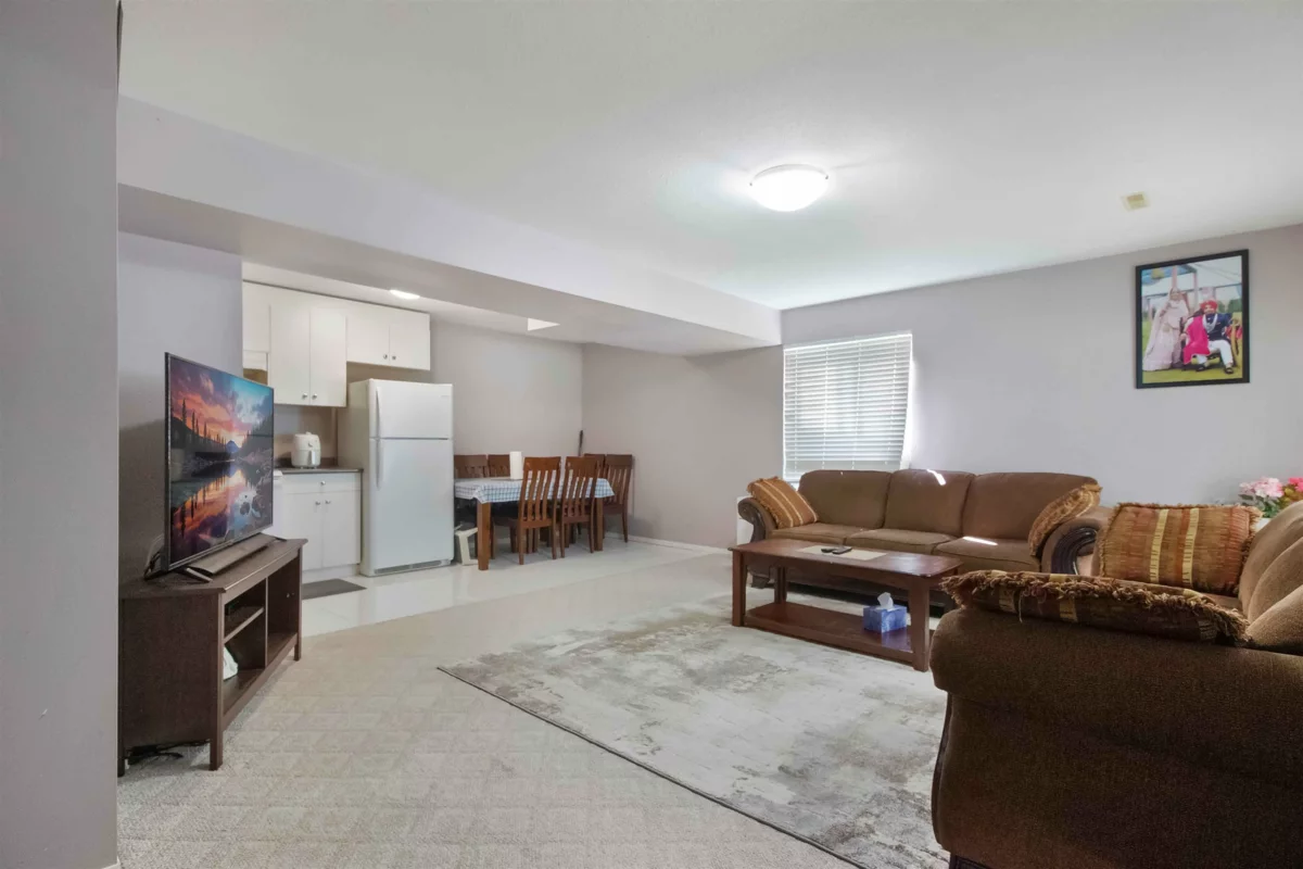 Garage Interior Photo of 33577 12 Avenue, Mission, BC