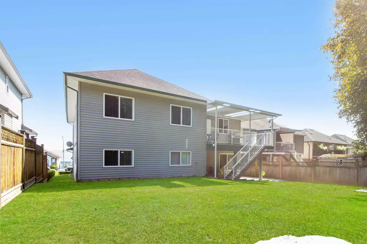 Hot Tub / Spa Photo of 33577 12 Avenue, Mission, BC