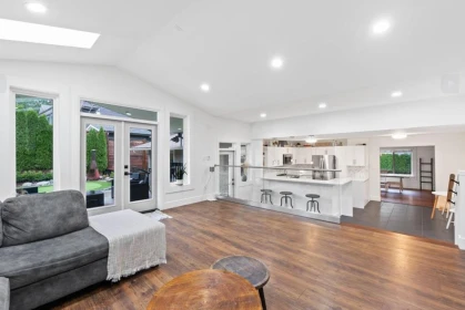 24055 Fern Crescent, Maple Ridge, BC