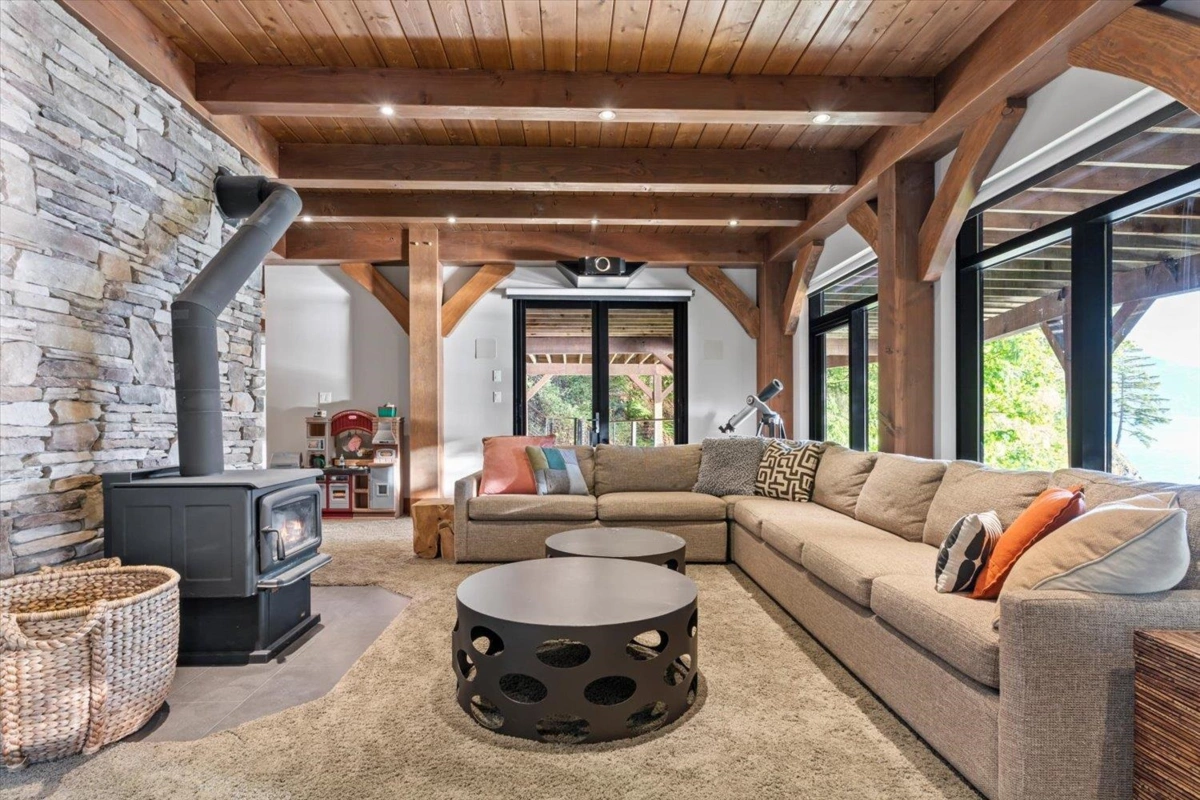 Entry Foyer Photo of LOT 167 Yale Division Yale District Lake, Harrison Hot Springs, BC