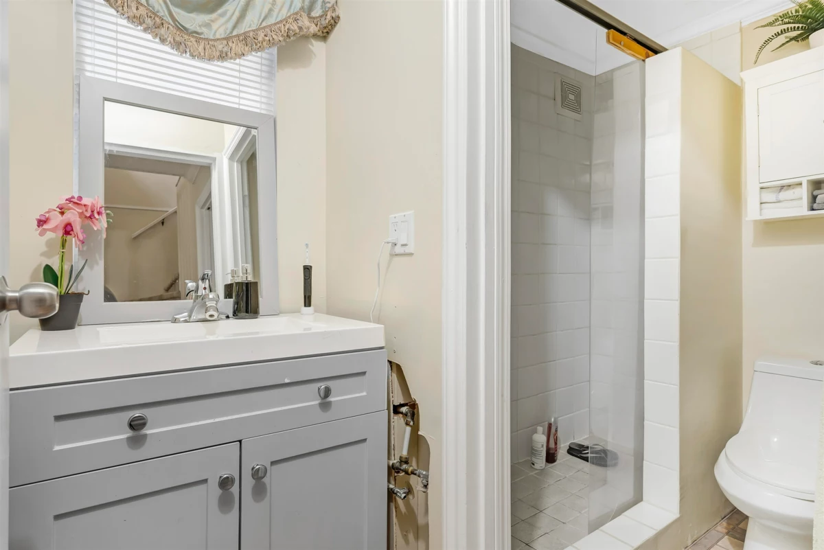 Basement Recreation Room Photo of 14783 101 Avenue, Surrey, BC