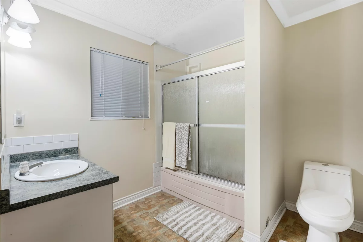 Hallway Photo of 14783 101 Avenue, Surrey, BC