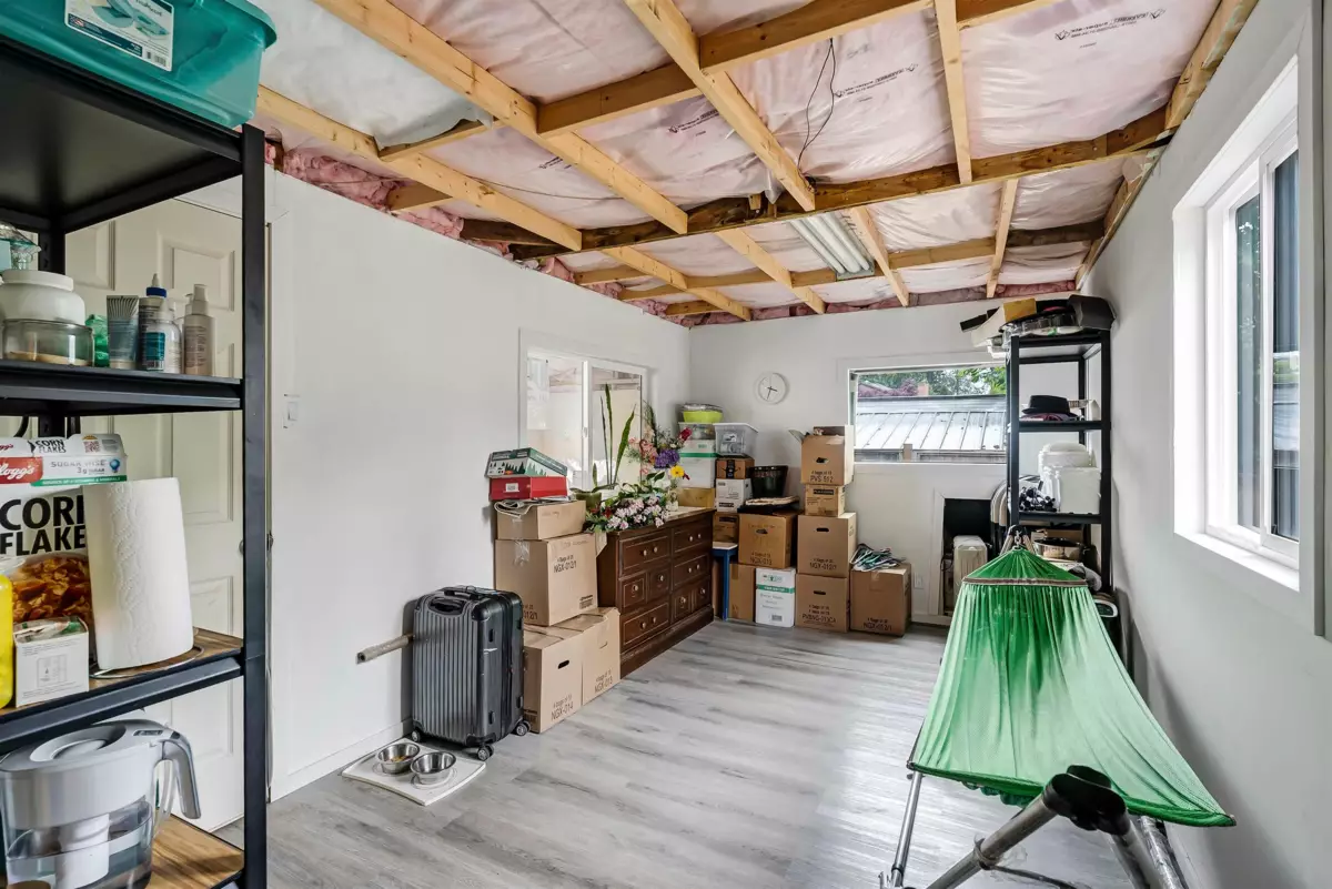 Kitchen Island Photo of 14783 101 Avenue, Surrey, BC