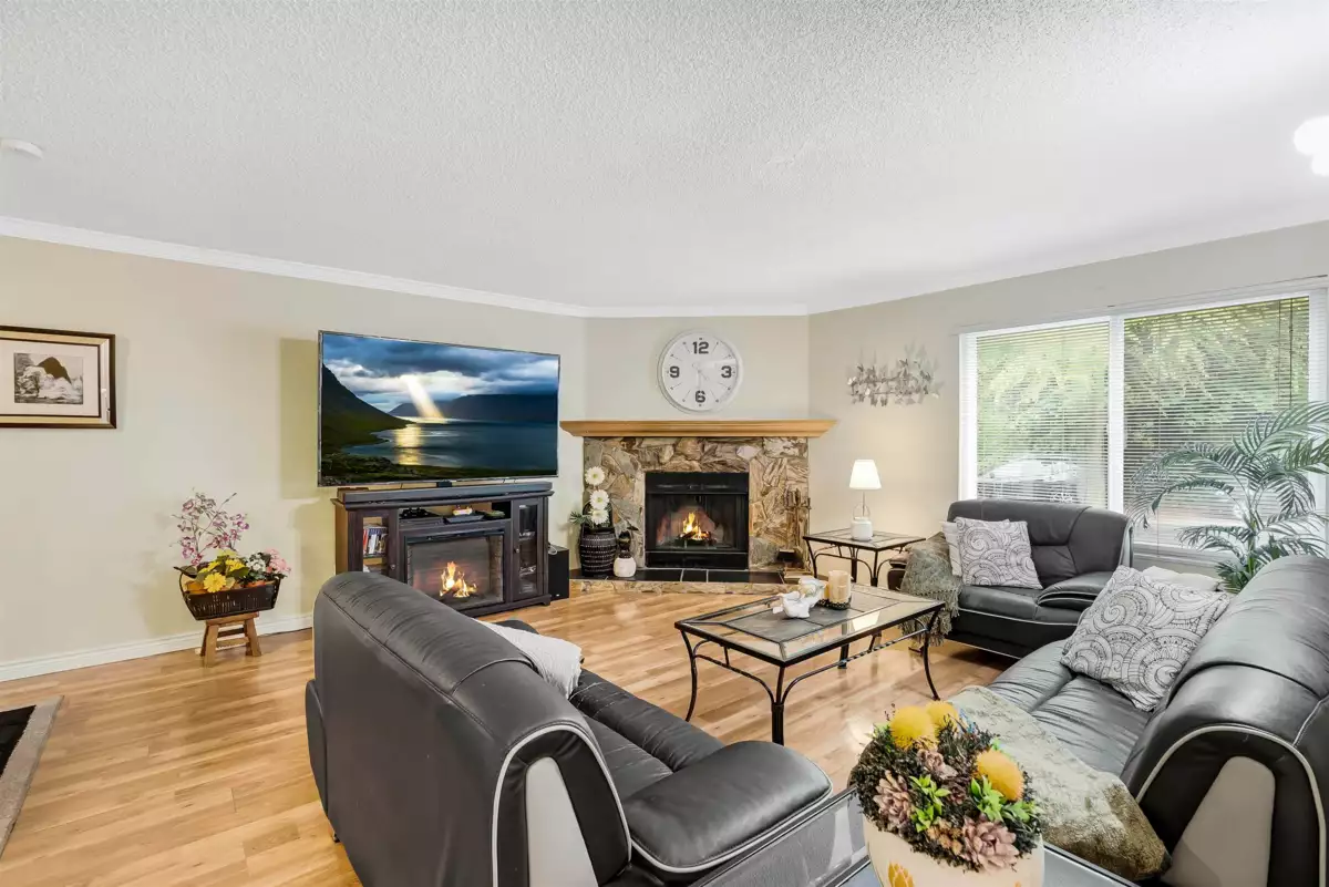 Living Room Photo of 14783 101 Avenue, Surrey, BC
