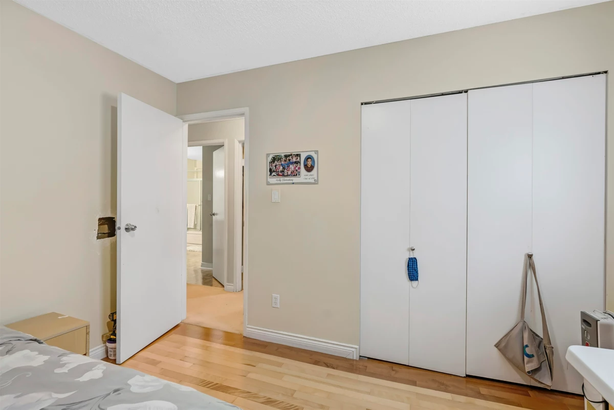 Mudroom Photo of 14783 101 Avenue, Surrey, BC
