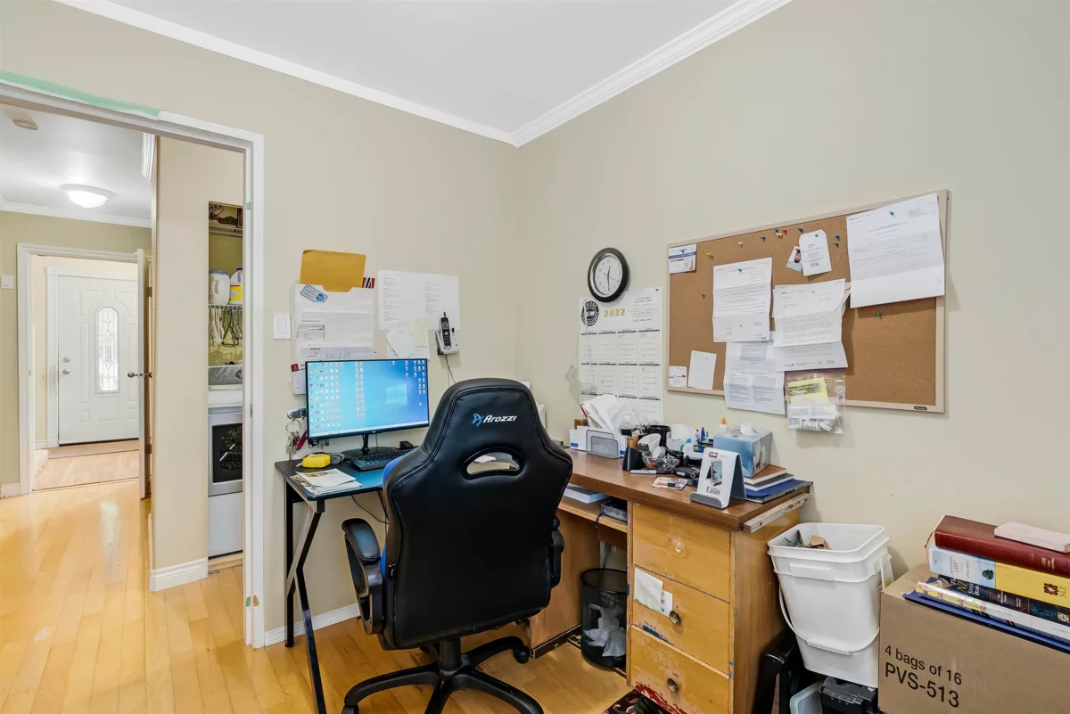 Powder Room Photo of 14783 101 Avenue, Surrey, BC