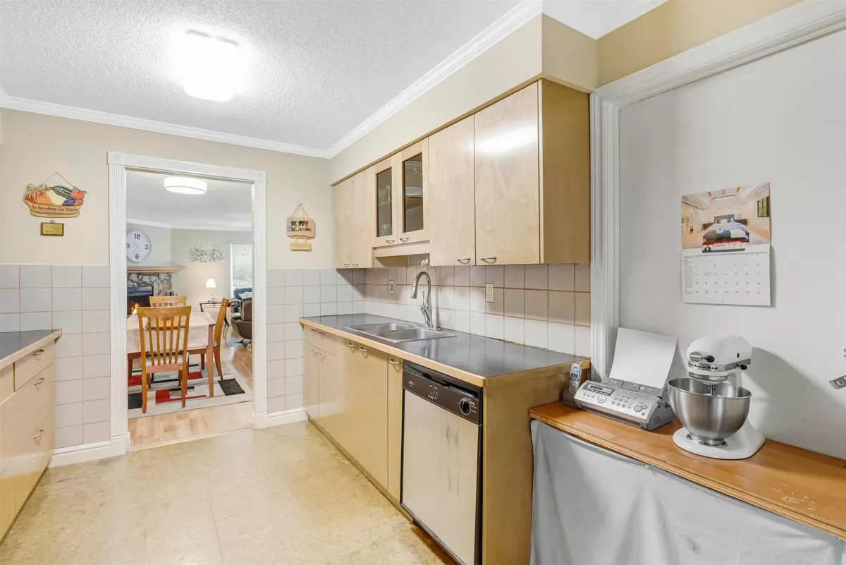 Walk-In Closet Photo of 14783 101 Avenue, Surrey, BC