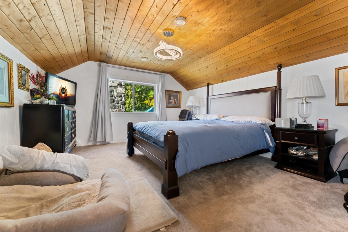 Guest Bathroom Photo of 46751 Chilliwack Lake Road, Chilliwack, BC