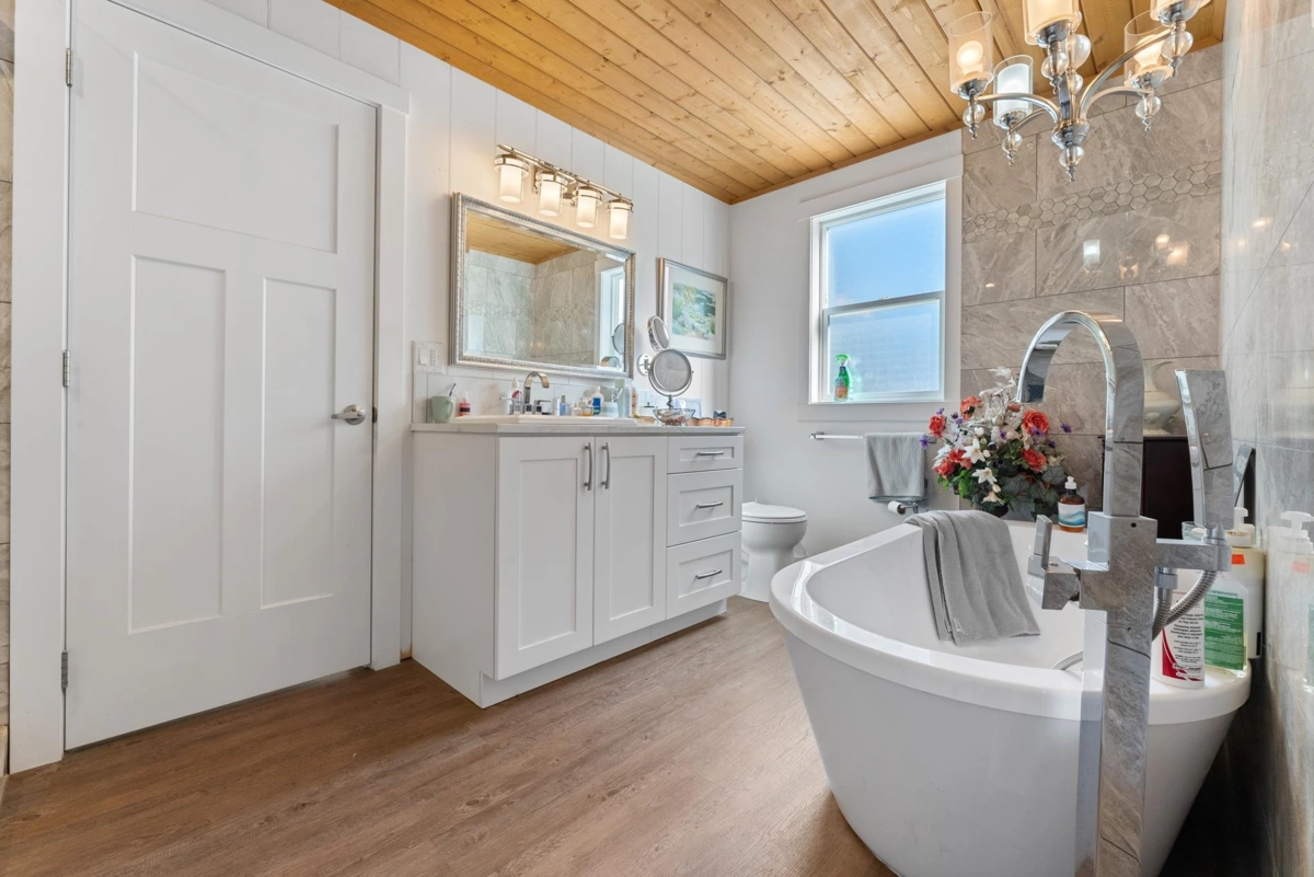 Mudroom Photo of 46751 Chilliwack Lake Road, Chilliwack, BC