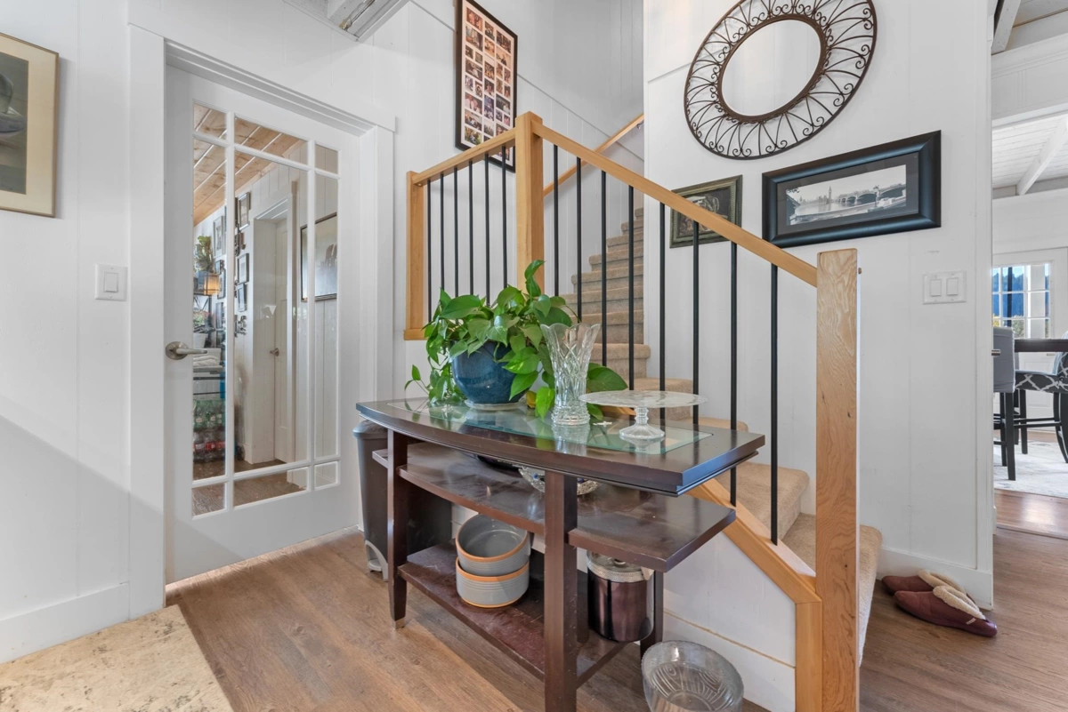 Walk-In Closet Photo of 46751 Chilliwack Lake Road, Chilliwack, BC