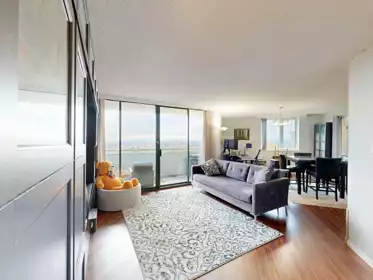 802 3920 Hastings Street, Burnaby, BC, Burnaby — Apartment/Condo for sale