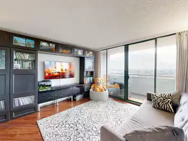 802 3920 Hastings Street, Burnaby, BC, Burnaby — Apartment/Condo for sale