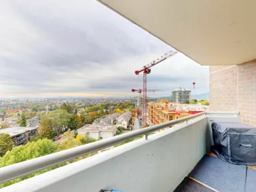 802 3920 Hastings Street, Burnaby, BC, Burnaby — Apartment/Condo for sale
