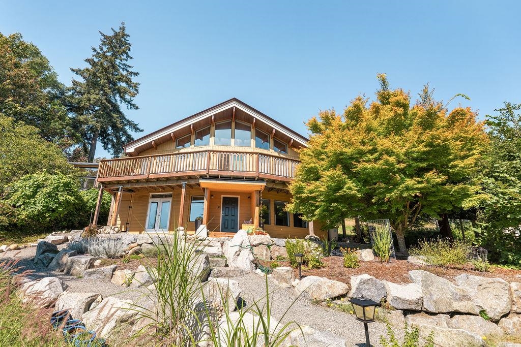 Exterior Front Photo of 477 S Fletcher Road, Gibsons, BC