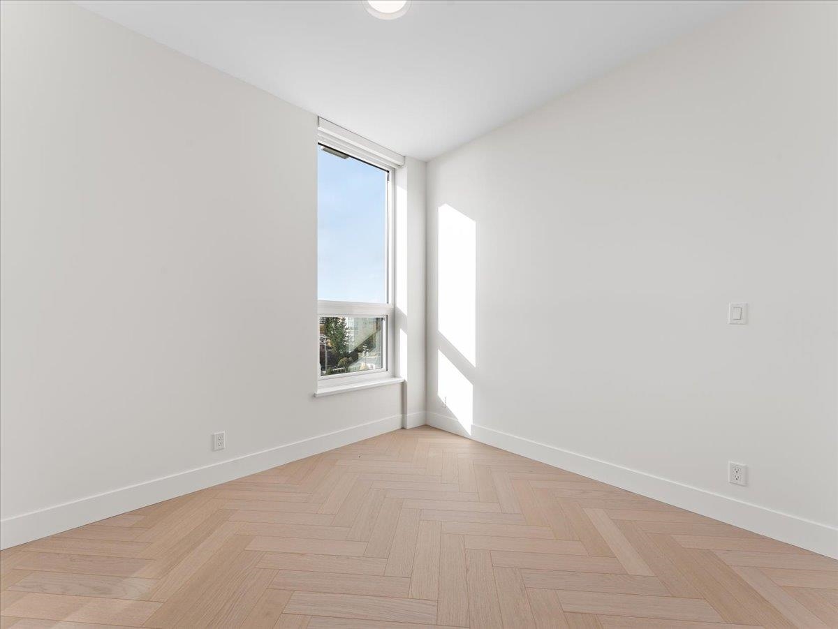 Walk-In Closet Photo of 705 1342 Johnston Road, White Rock, BC