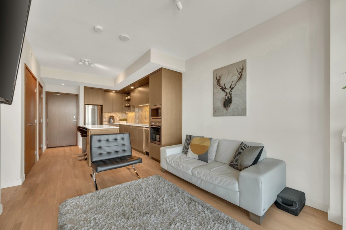 Breakfast Nook Photo of 3903 13495 Central Avenue, Surrey, BC