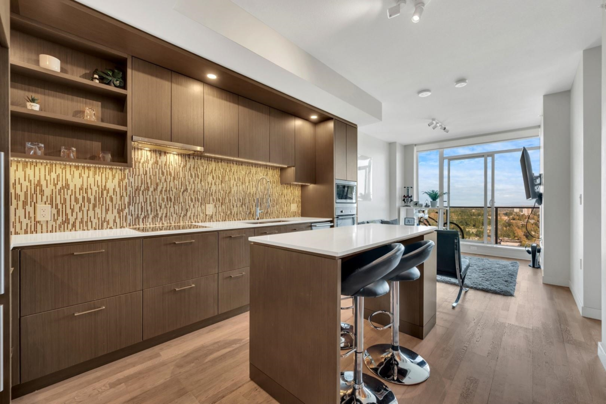 Dining Area Photo of 3903 13495 Central Avenue, Surrey, BC