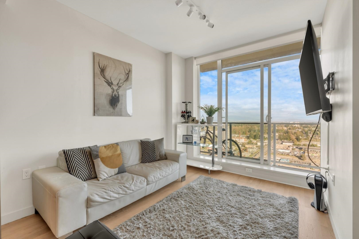 Primary Bedroom Photo of 3903 13495 Central Avenue, Surrey, BC