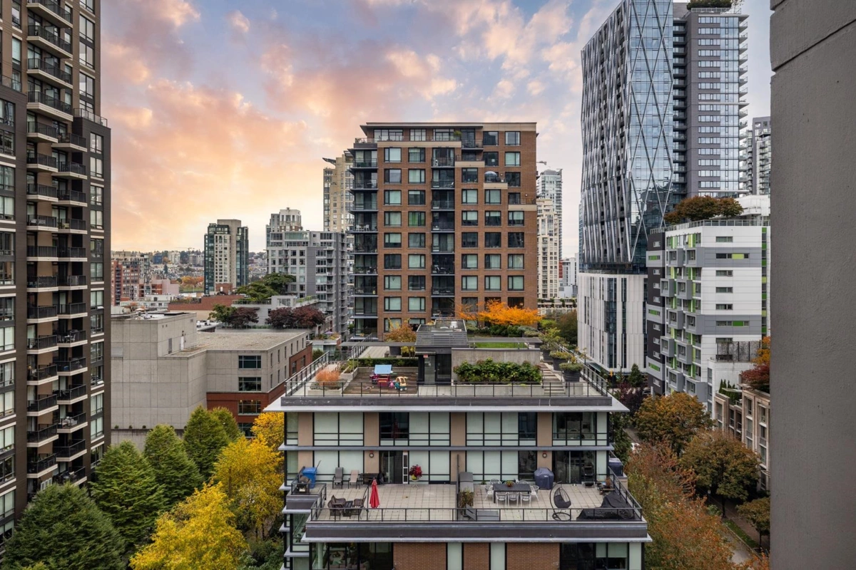 Bedroom 3 Photo of 1107 1010 Richards Street, Vancouver, BC
