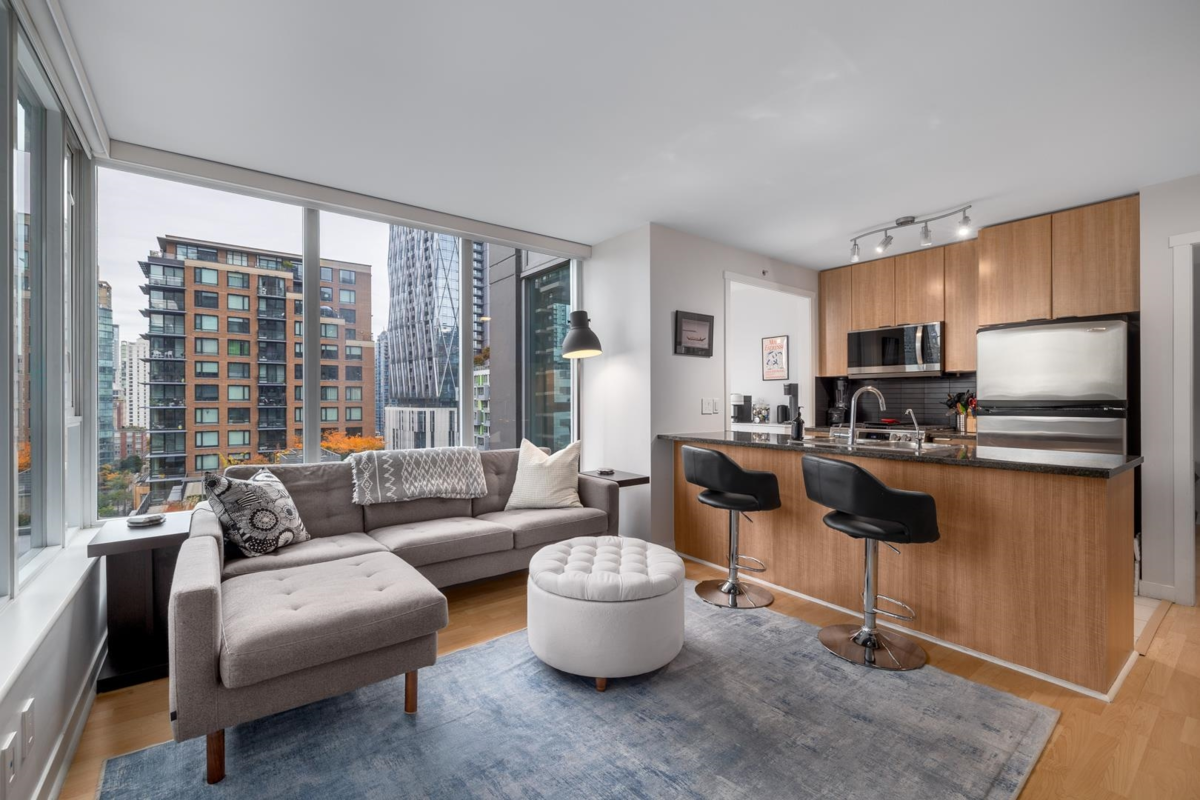 Exterior Front Photo of 1107 1010 Richards Street, Vancouver, BC