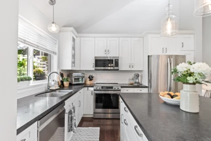 472 Riverview Crescent, Coquitlam, BC, Coquitlam — Single Family Residence for sale
