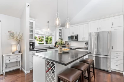 472 Riverview Crescent, Coquitlam, BC, Coquitlam — Single Family Residence for sale