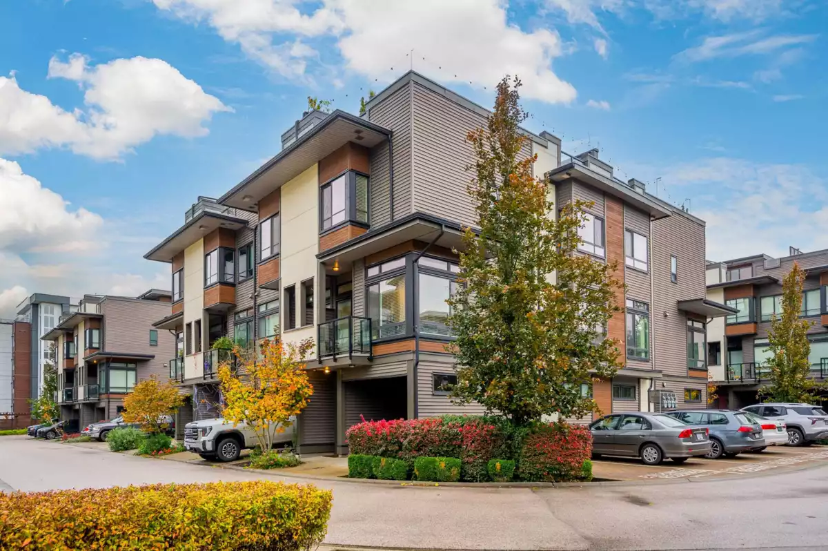 Swimming Pool Photo of 51 7811 209 Street, Langley, BC