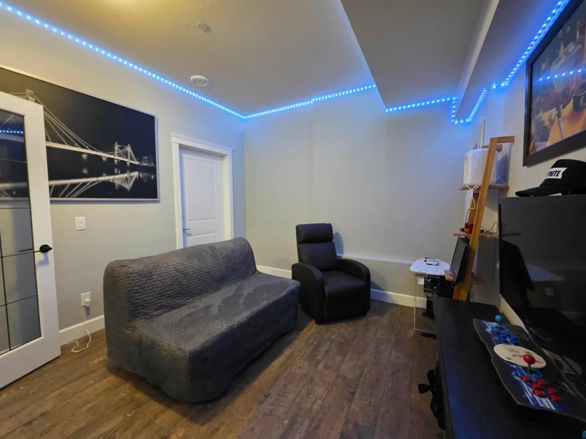 Backyard Photo of 9 32921 14 Avenue, Mission, BC