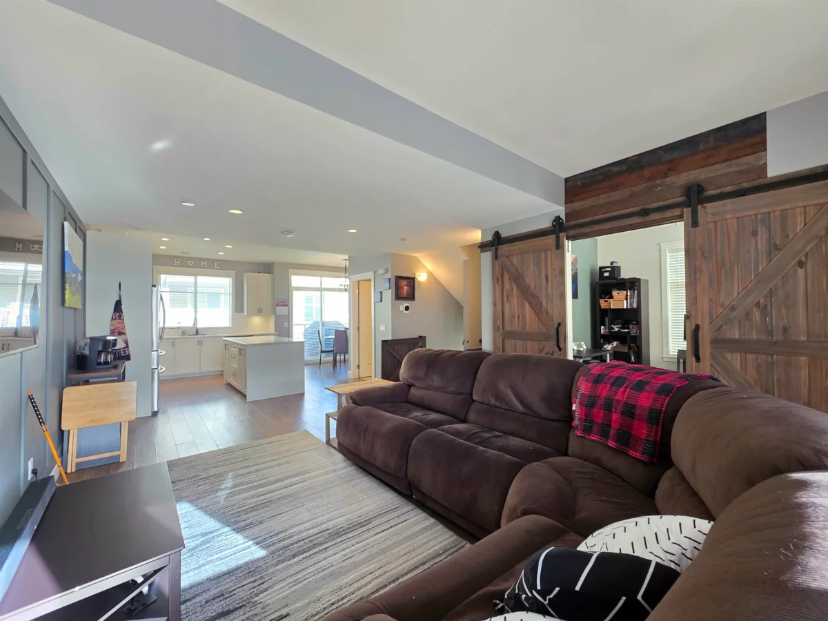 Bedroom 2 Photo of 9 32921 14 Avenue, Mission, BC