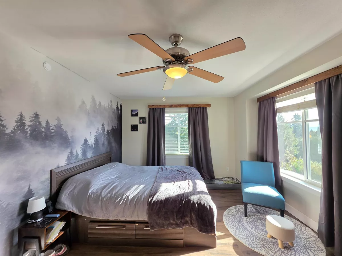 Entry Foyer Photo of 9 32921 14 Avenue, Mission, BC