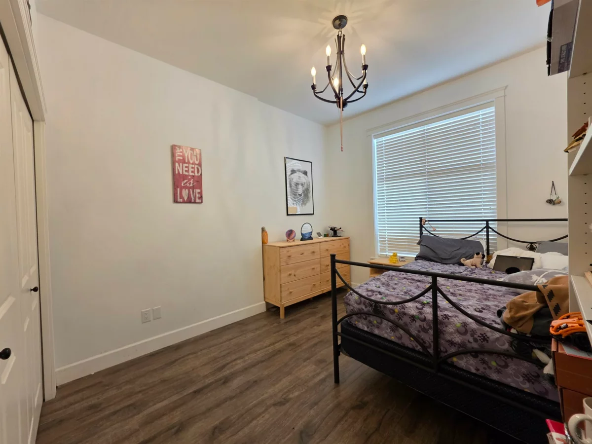 Laundry Room Photo of 9 32921 14 Avenue, Mission, BC