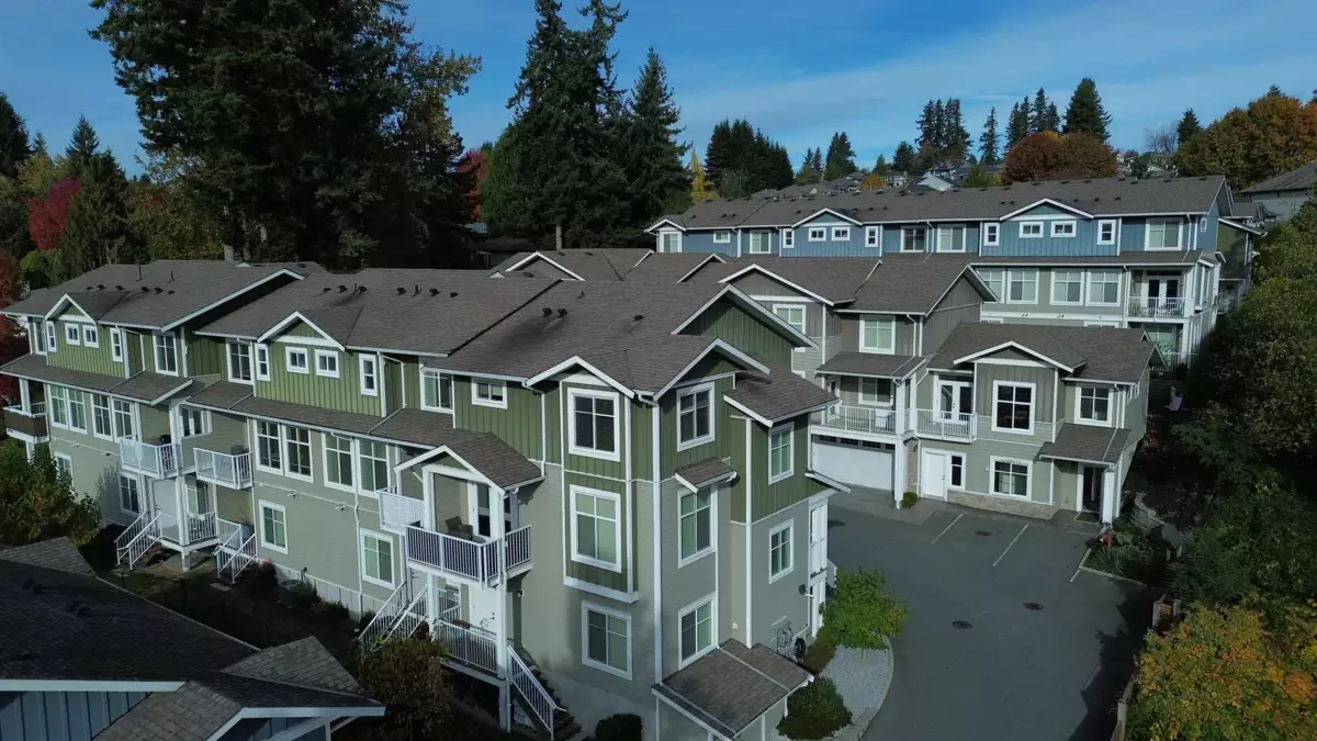 Living Room Photo of 9 32921 14 Avenue, Mission, BC